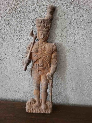 Alte gusseisen figur - alte,