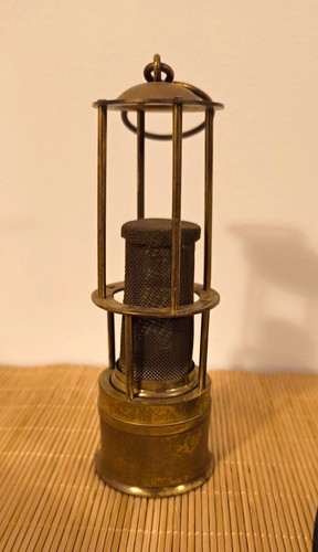 Antike bergbau grubenlampe - antike, bergbau-/grubenlampe